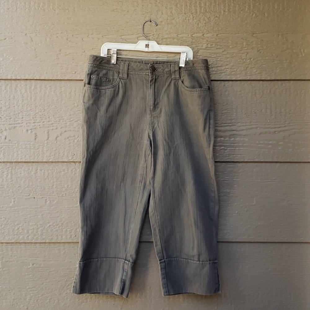 Relativity stretch wide leg wide cuff capri